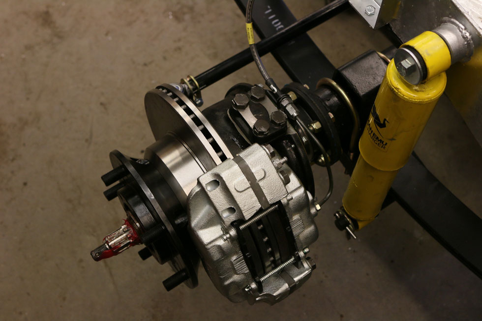 Front disc brake conversion using Land Rover Defender parts