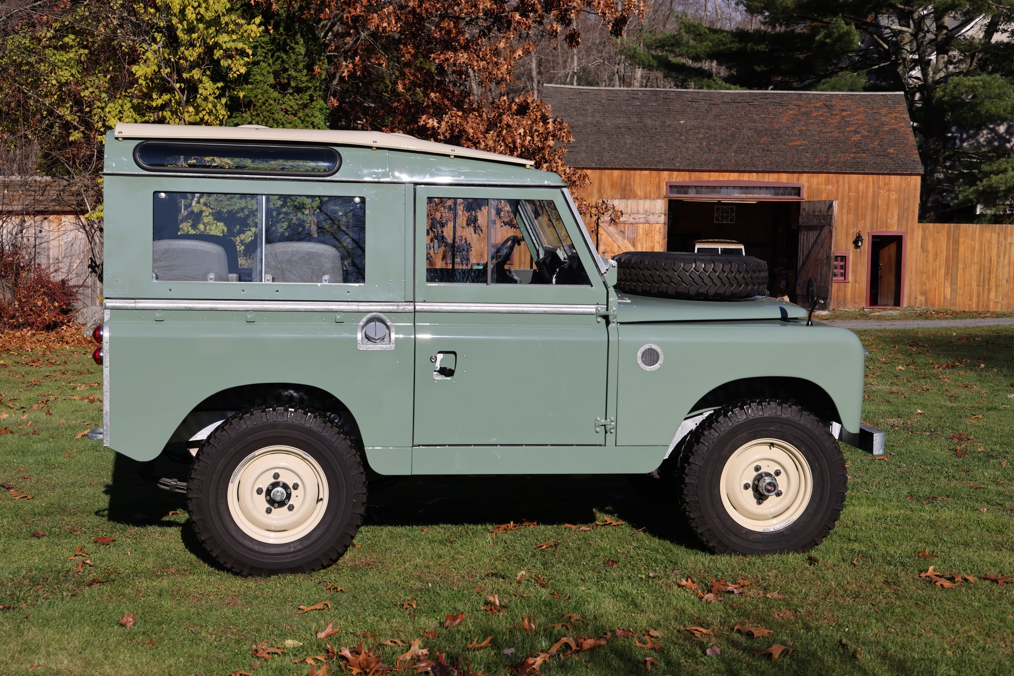 1965 Land Rover Series IIA Pastel Green Restored 7