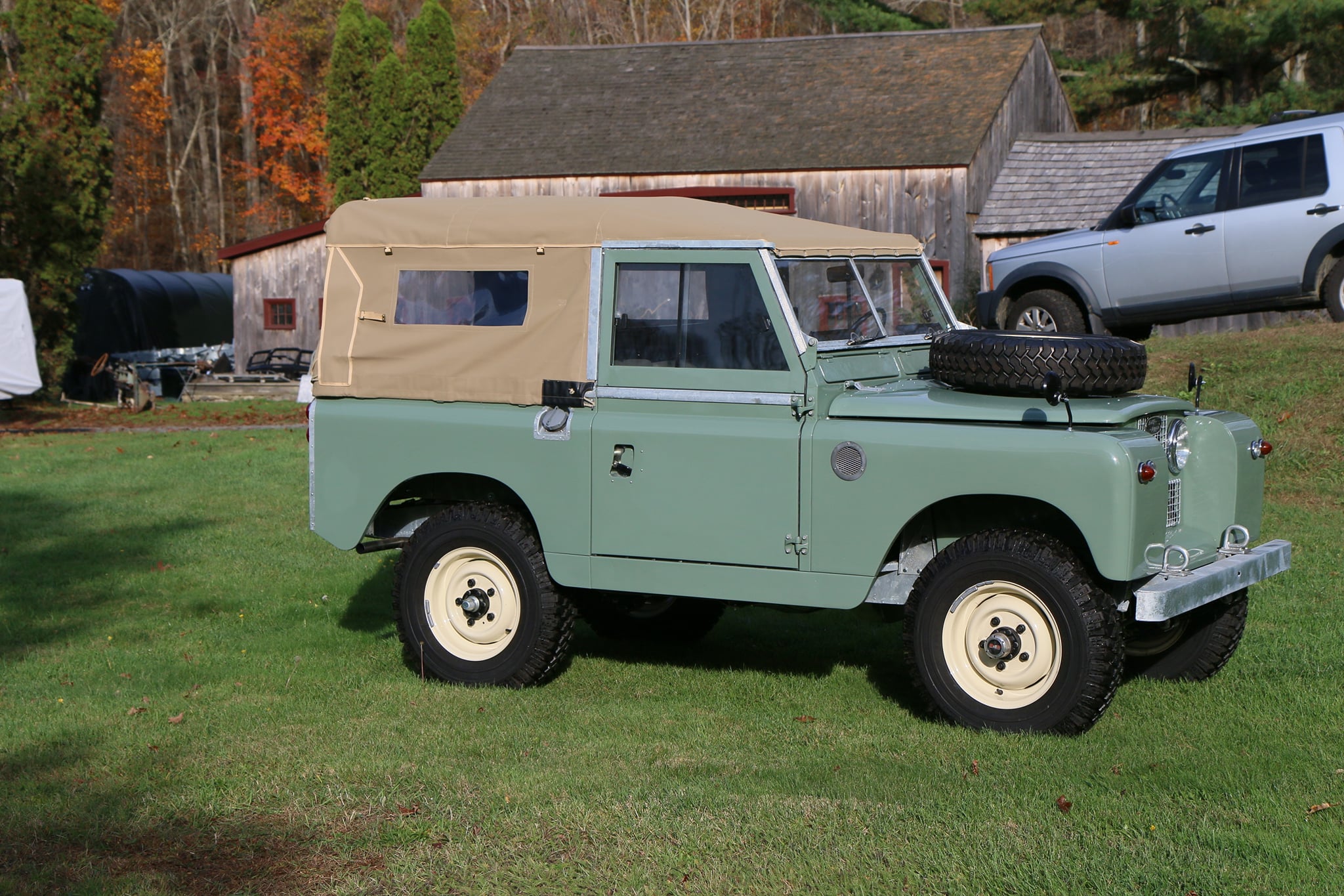 1965 Land Rover Series IIA Pastel Green Photo 2