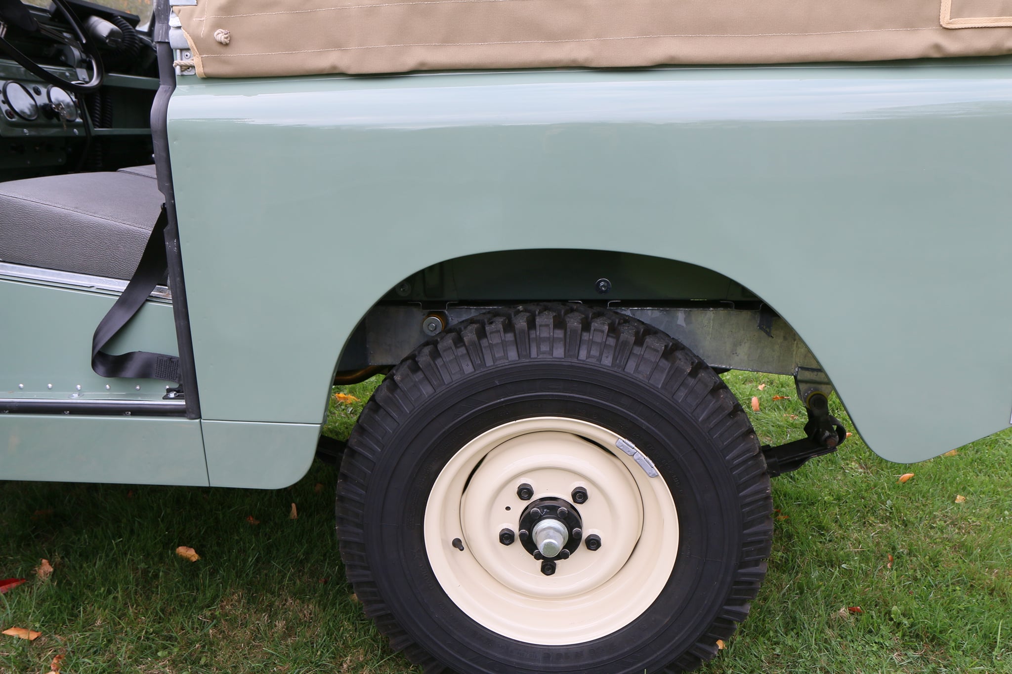 1965 Land Rover Series IIA Pastel Green Photo 20