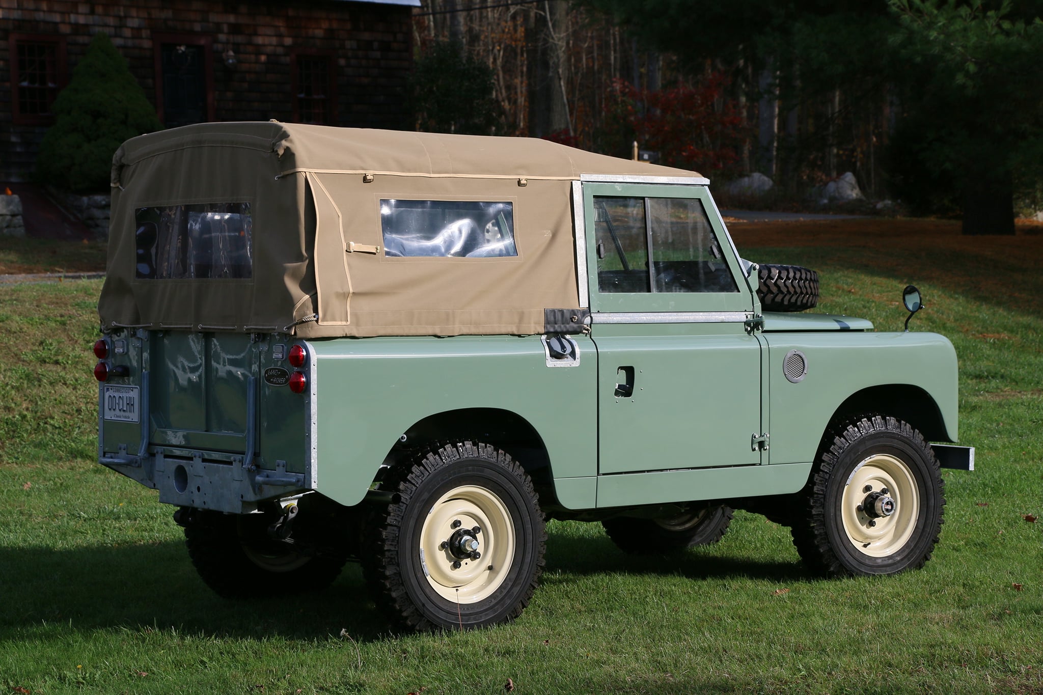 1965 Land Rover Series IIA Pastel Green Photo 3