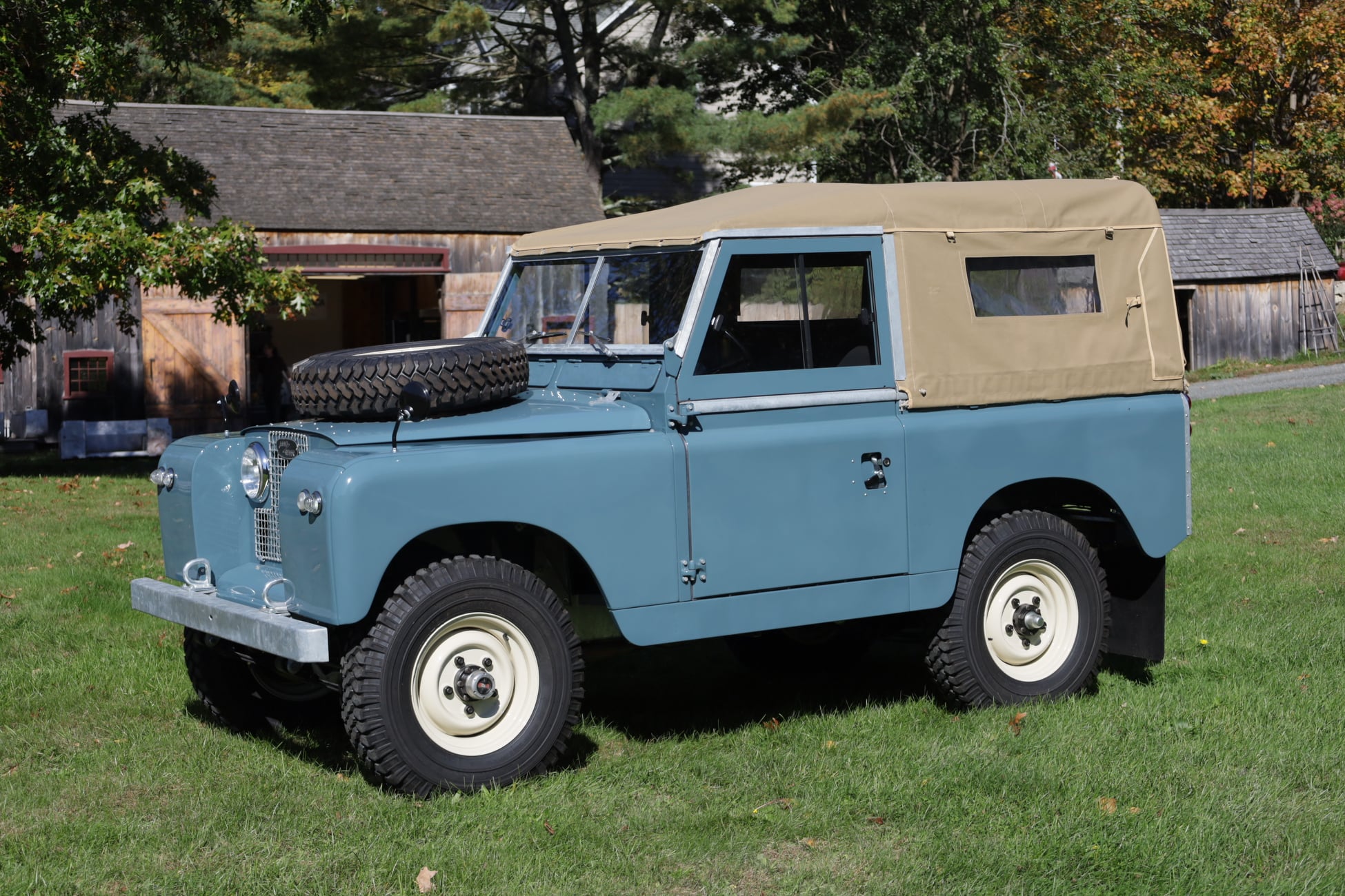 1968 Land Rover Series IIA Marine Blue Restored 11