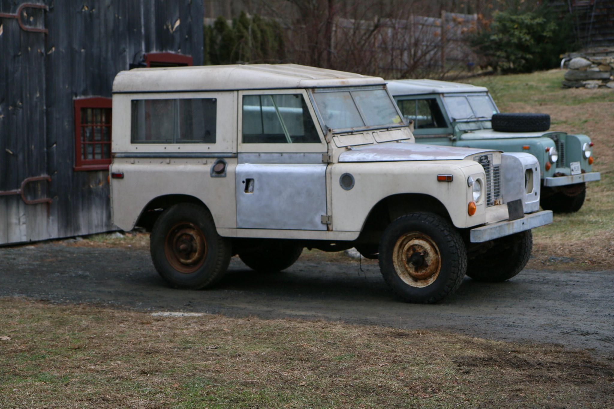 1971 Land Rover Series IIa in Limestone Photo 10