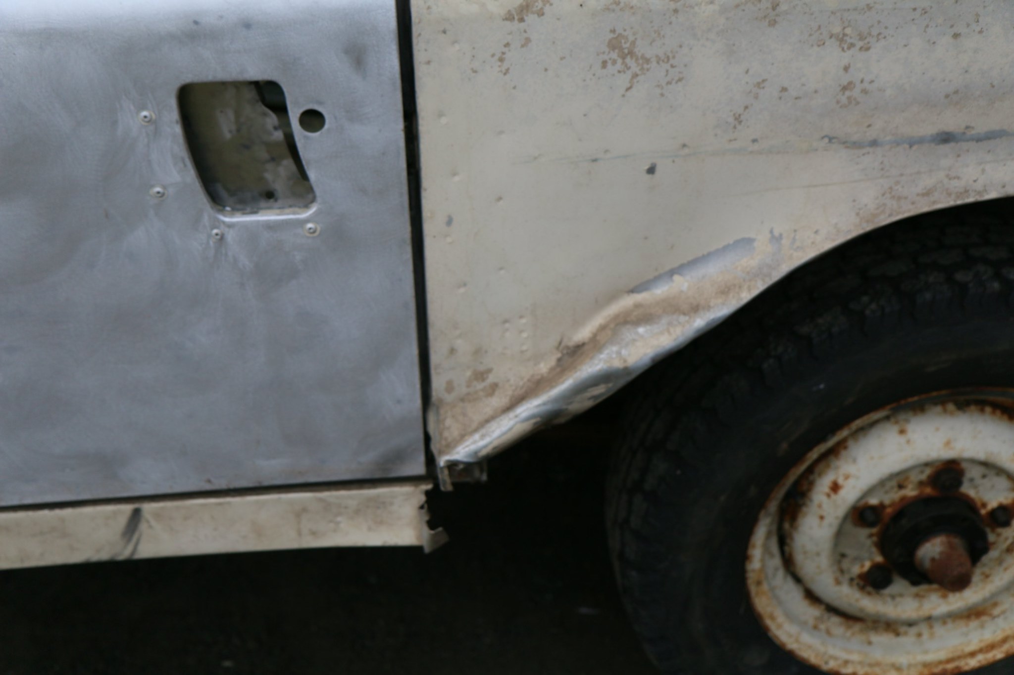 1971 Land Rover Series IIa in Limestone Photo 16