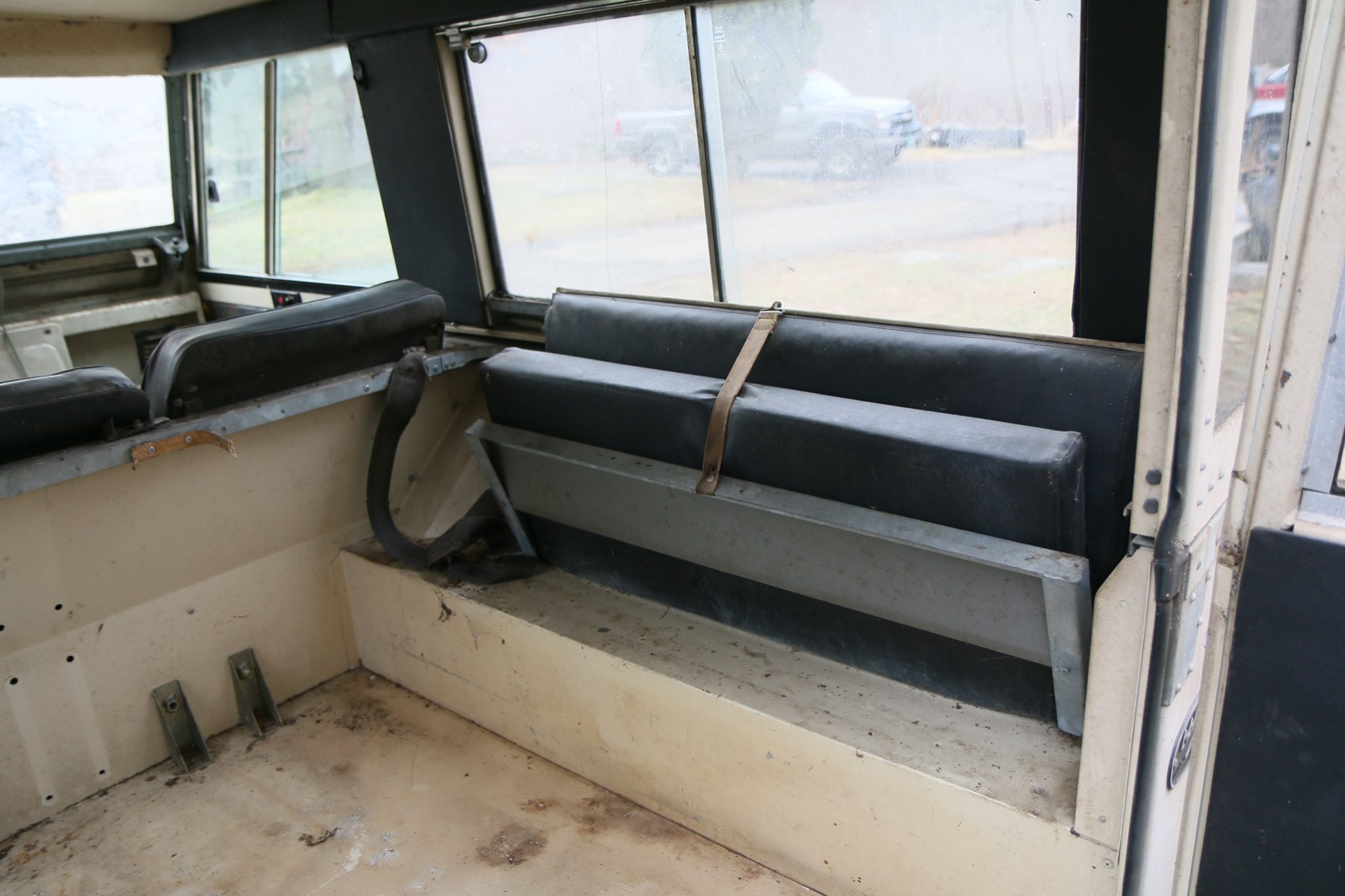 1971 Land Rover Series IIa in Limestone Photo 21