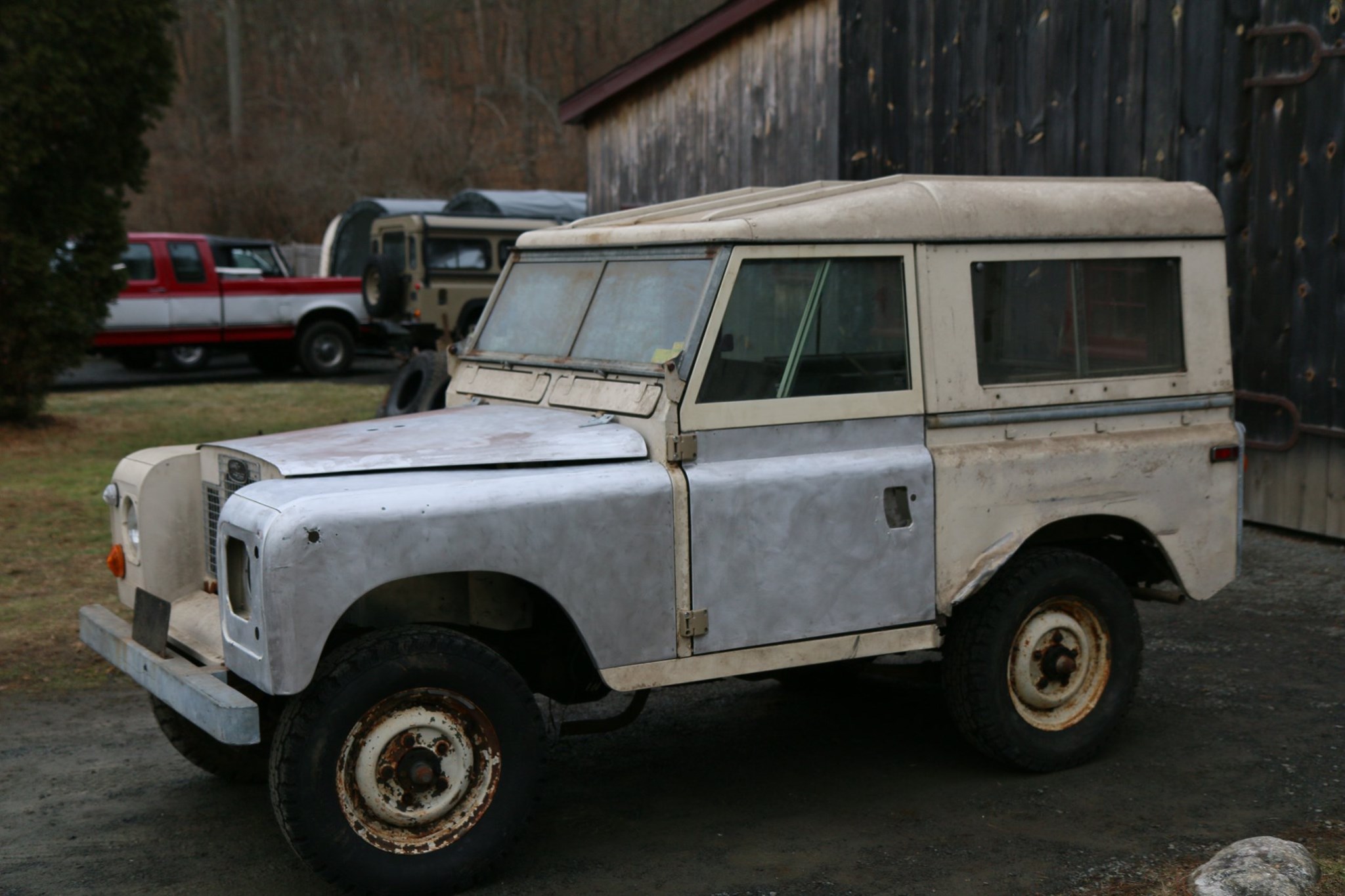 1971 Land Rover Series IIa in Limestone Photo 4