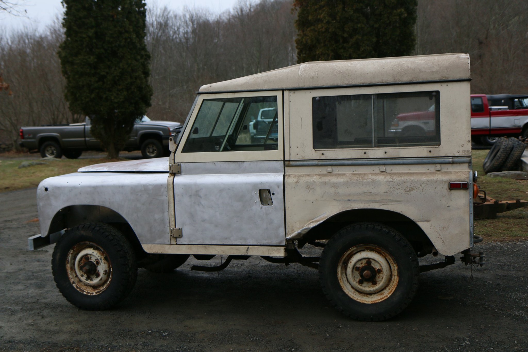 1971 Land Rover Series IIa in Limestone Photo 5