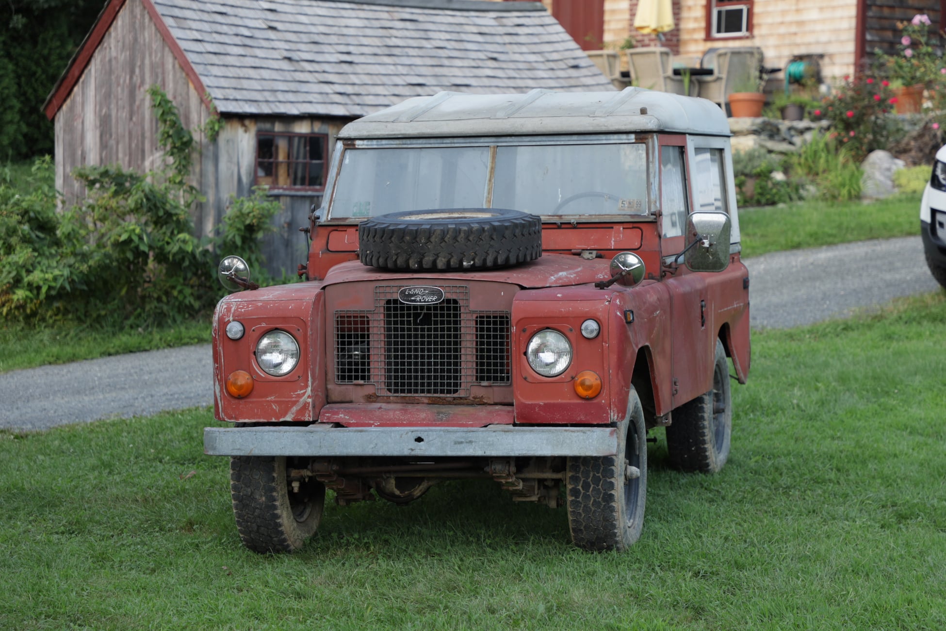 1971 Land Rover Series IIA Poppy Red Photo 1