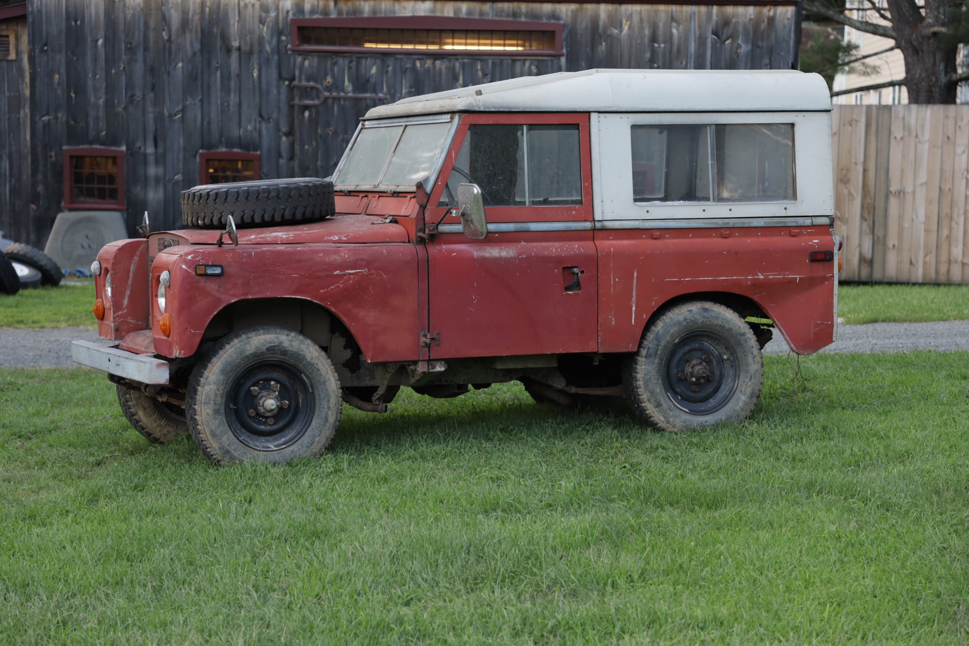 1971 Land Rover Series IIA Poppy Red Photo 2