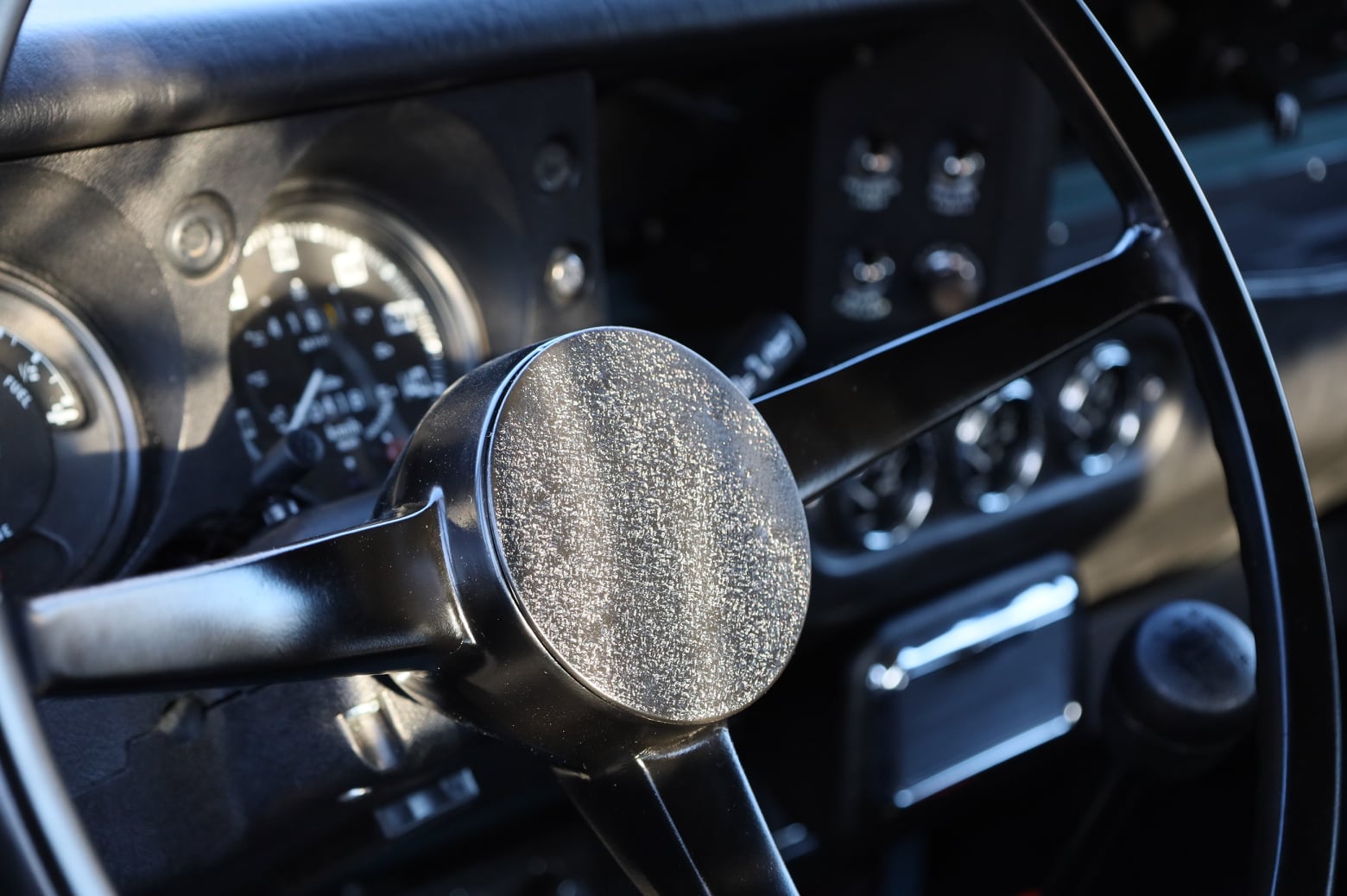 1973 Land Rover Series iii Marine Blue Restored 10