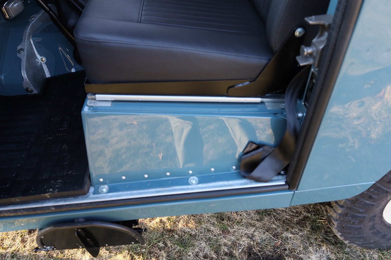 1973 Land Rover Series iii Marine Blue Restored 11