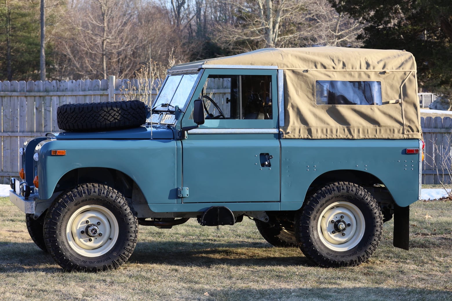 1973 Land Rover Series iii Marine Blue Restored 9