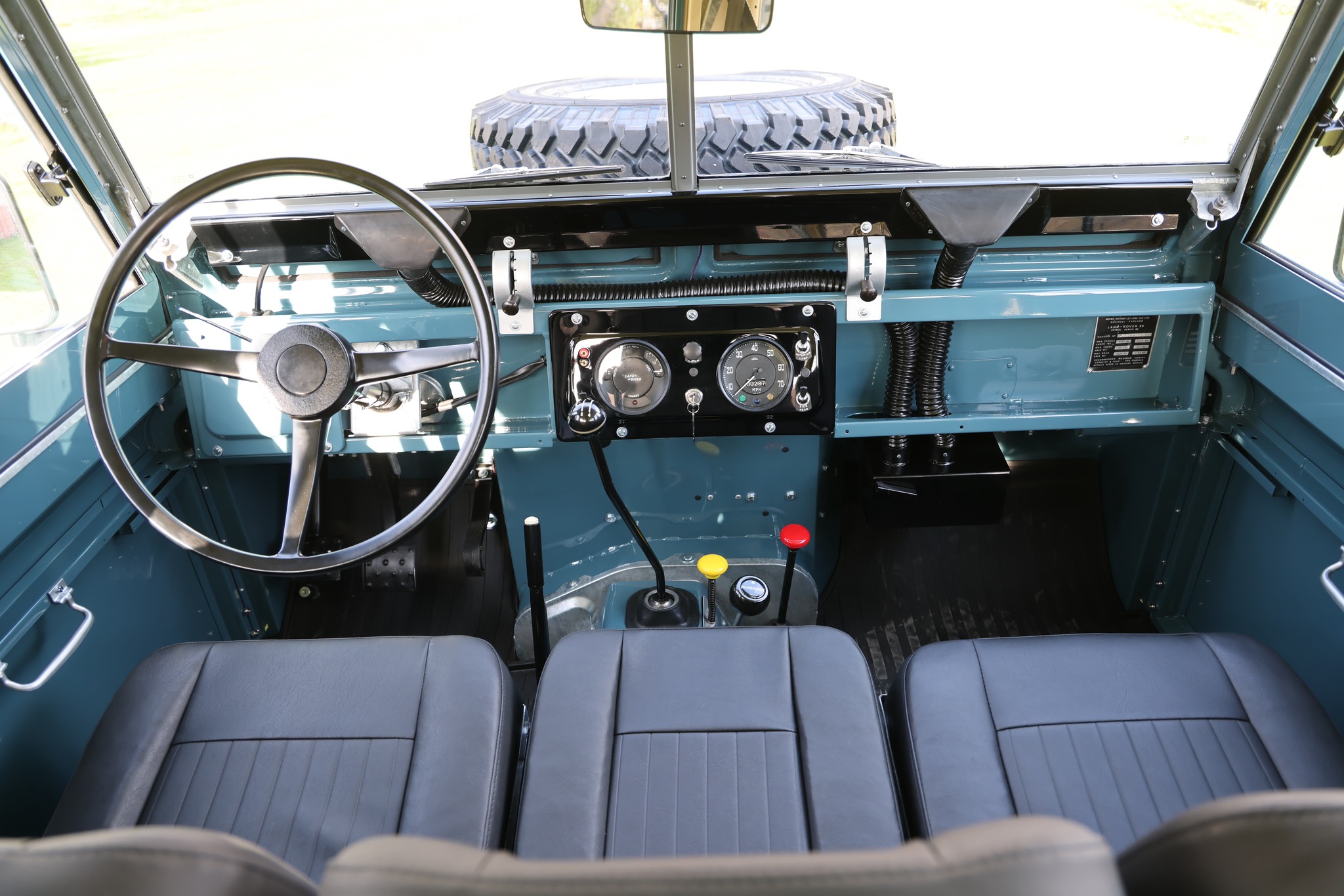 1974 Land Rover Series III Marine Blue Restored 15