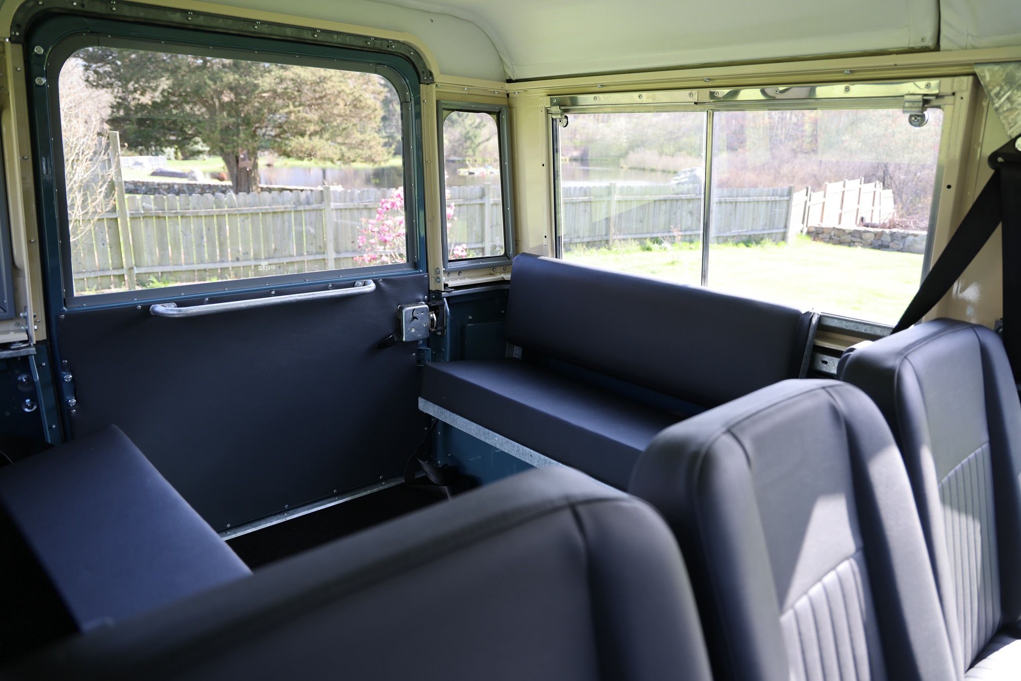 1974 Land Rover Series III Marine Blue Restored 16