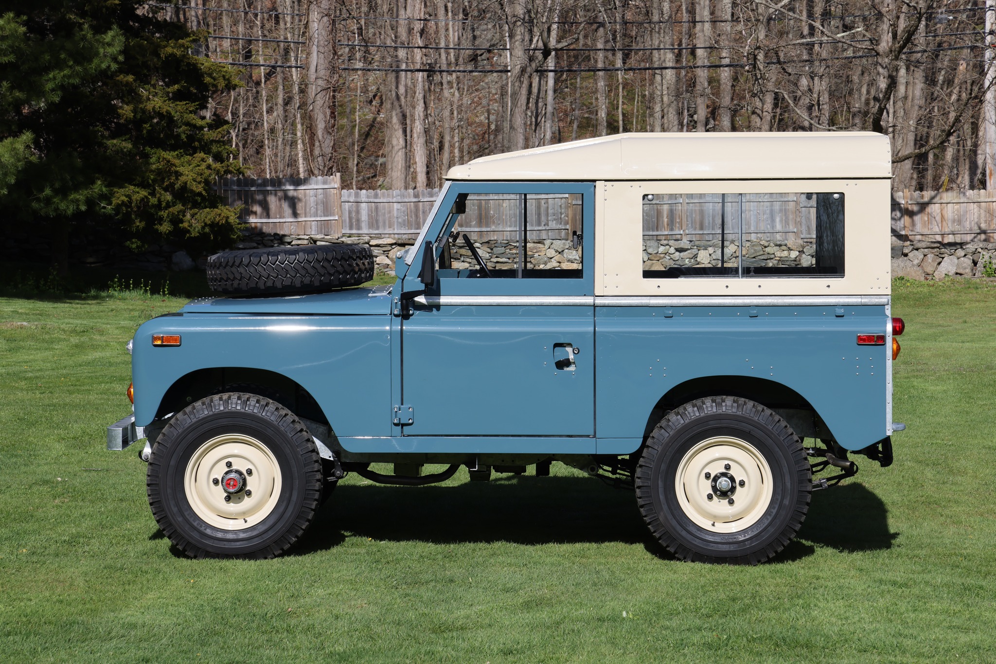 1974 Land Rover Series III Marine Blue Restored 4