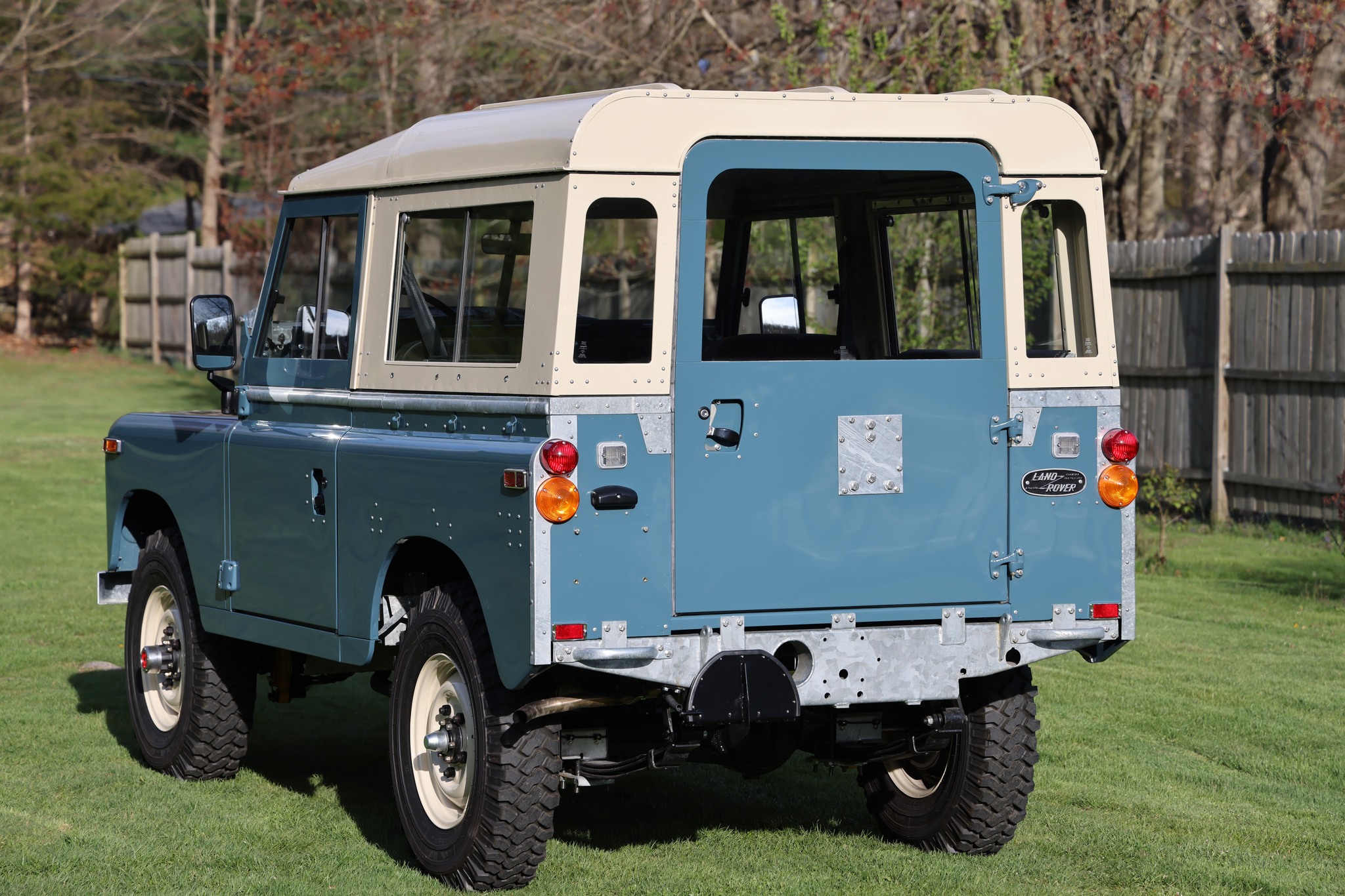 1974 Land Rover Series III Marine Blue Restored 5