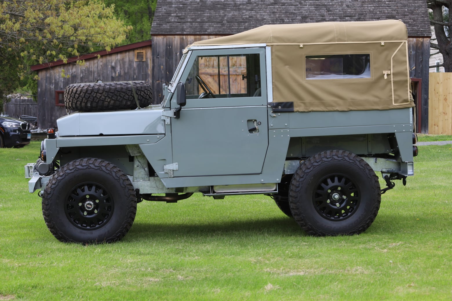 1977 Land Rover Lightweight Restored 19