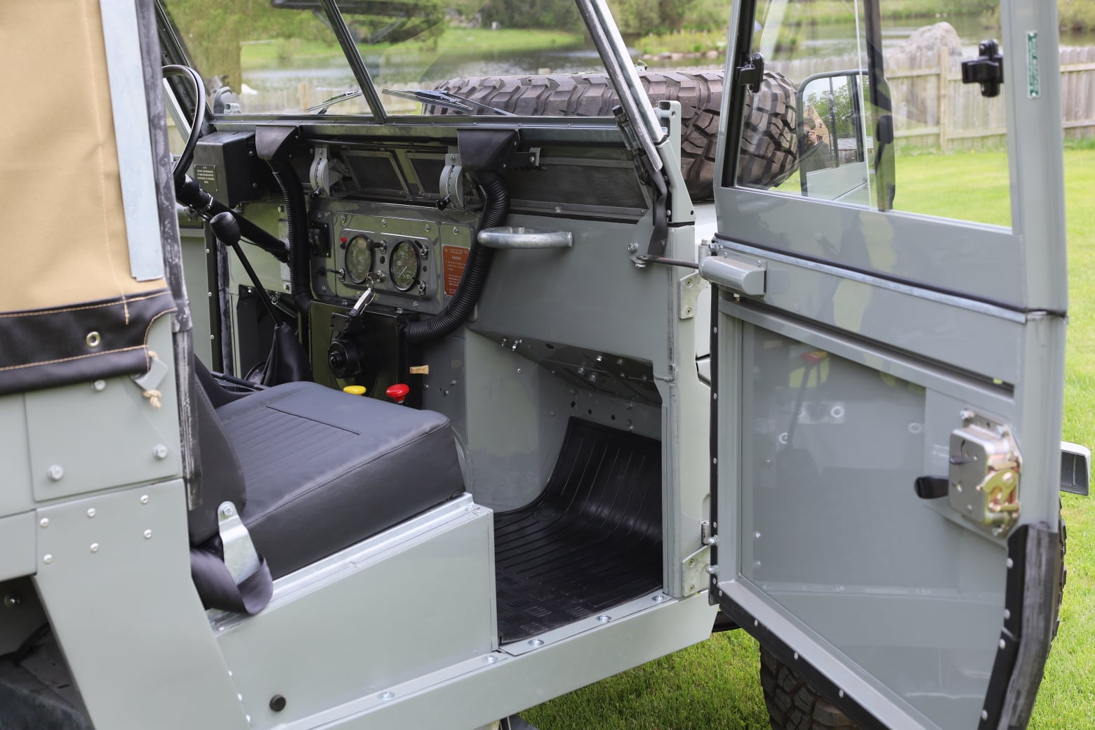 1977 Land Rover Lightweight Restored 27