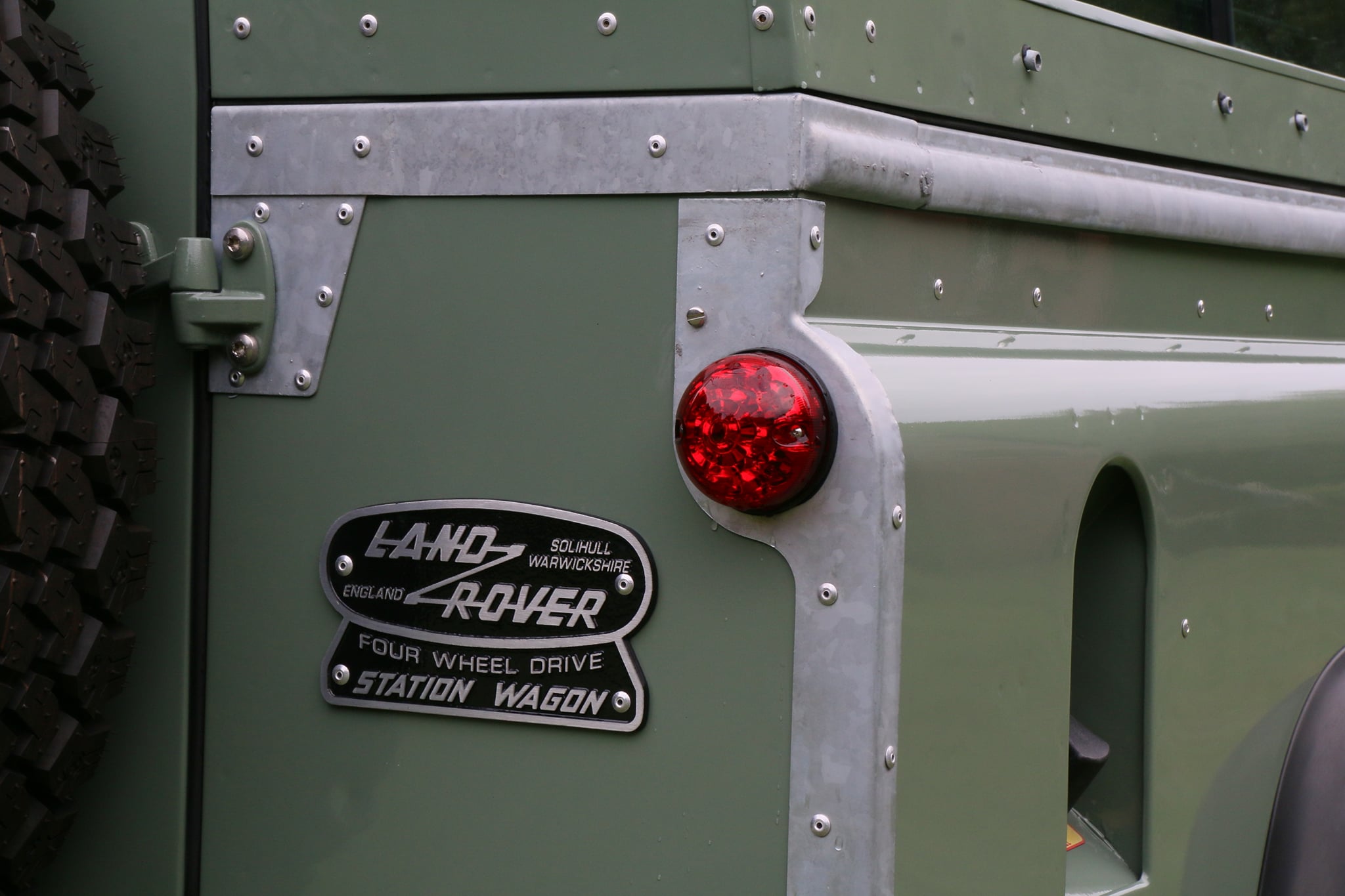 1983 Land Rover Defender 110 Pastel Green Photo 16