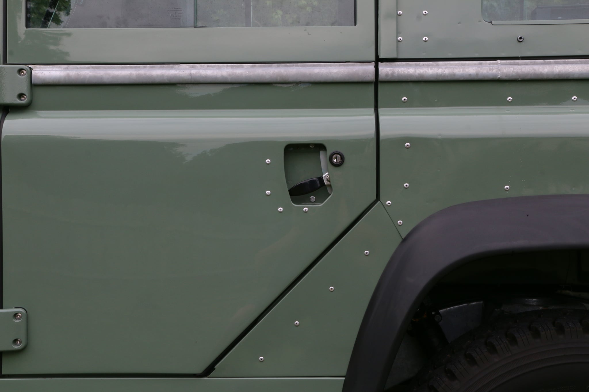 1983 Land Rover Defender 110 Pastel Green Photo 17