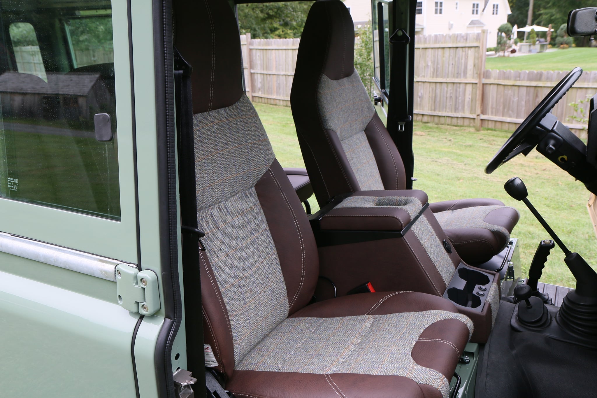 1983 Land Rover Defender 110 Pastel Green Photo 28