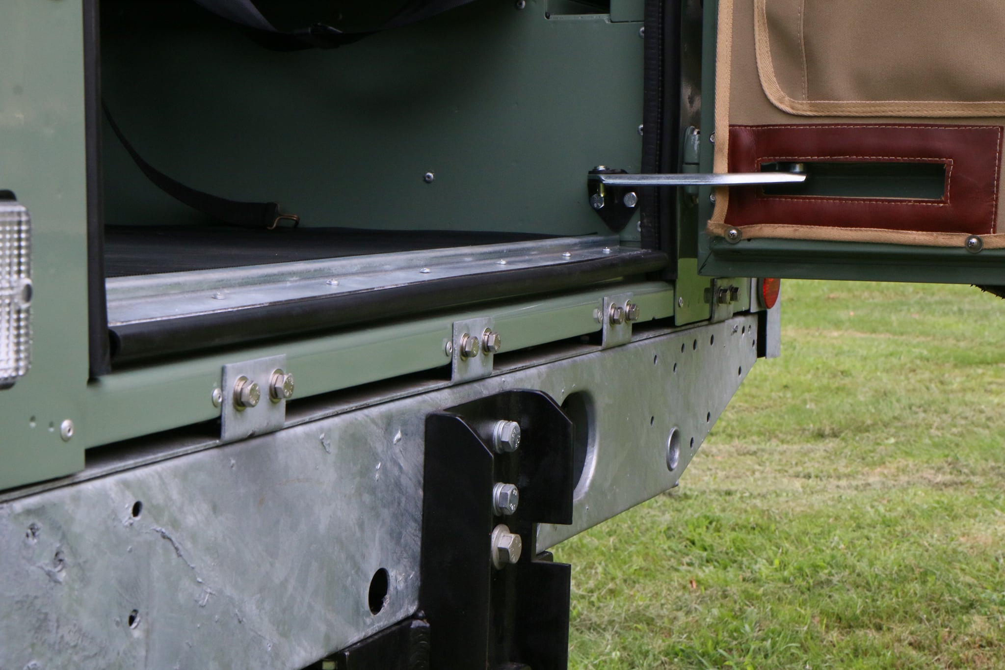 1983 Land Rover Defender 110 Pastel Green Photo 32