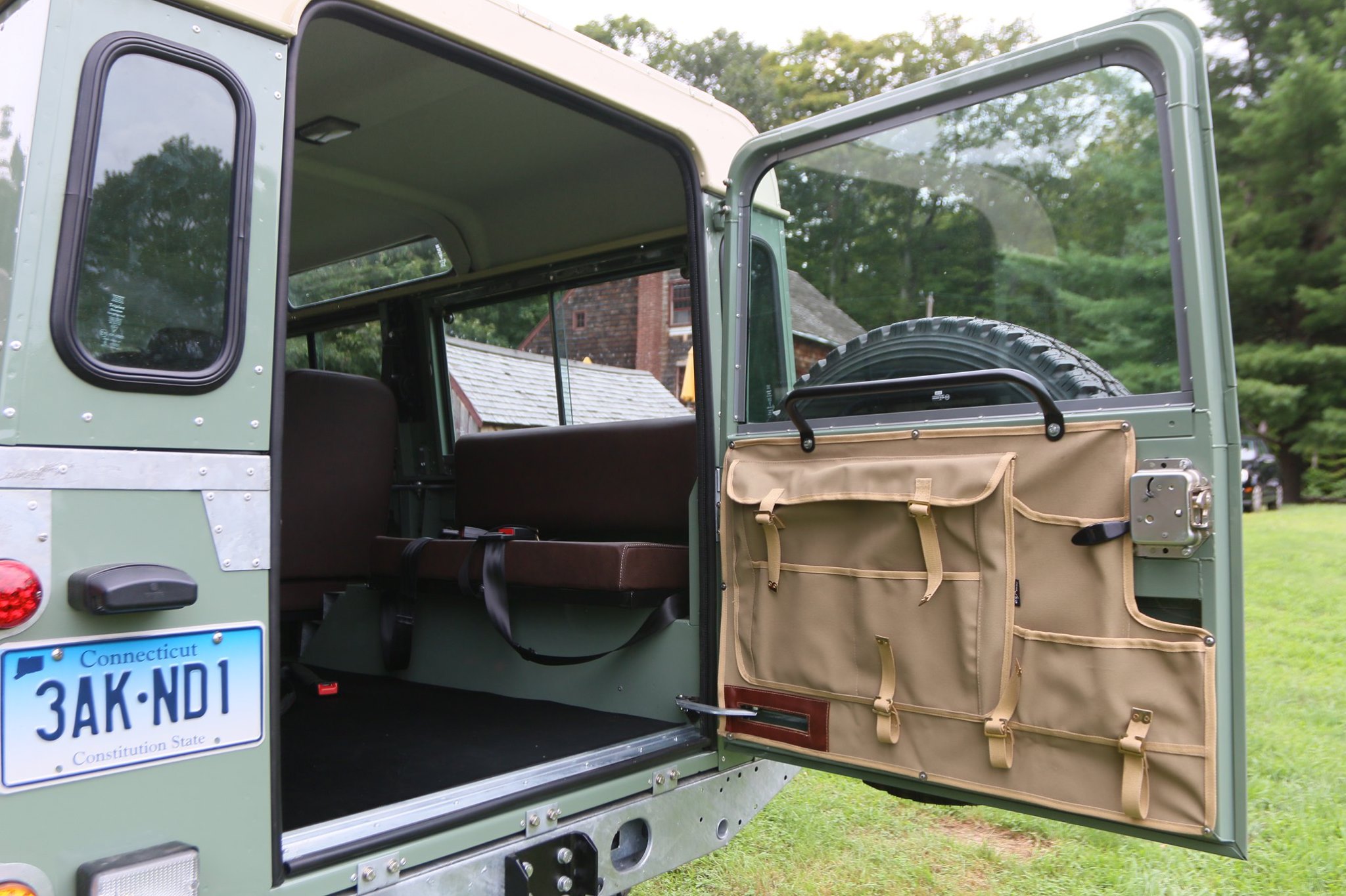 1983 Land Rover Defender 110 Pastel Green Photo 37