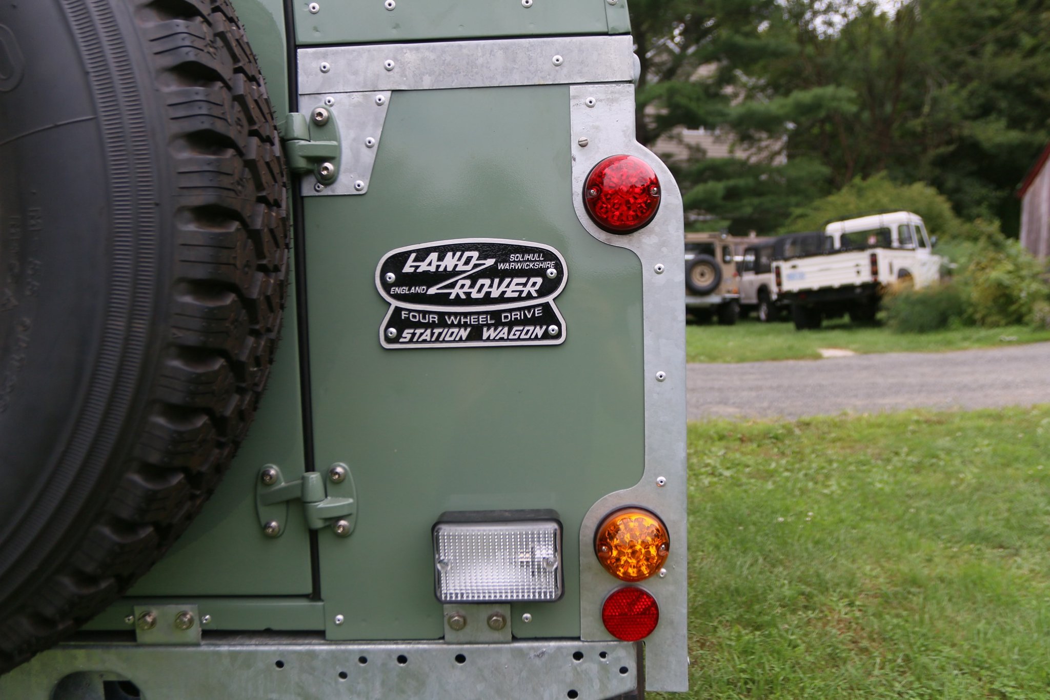 1983 Land Rover Defender 110 Pastel Green Photo 39