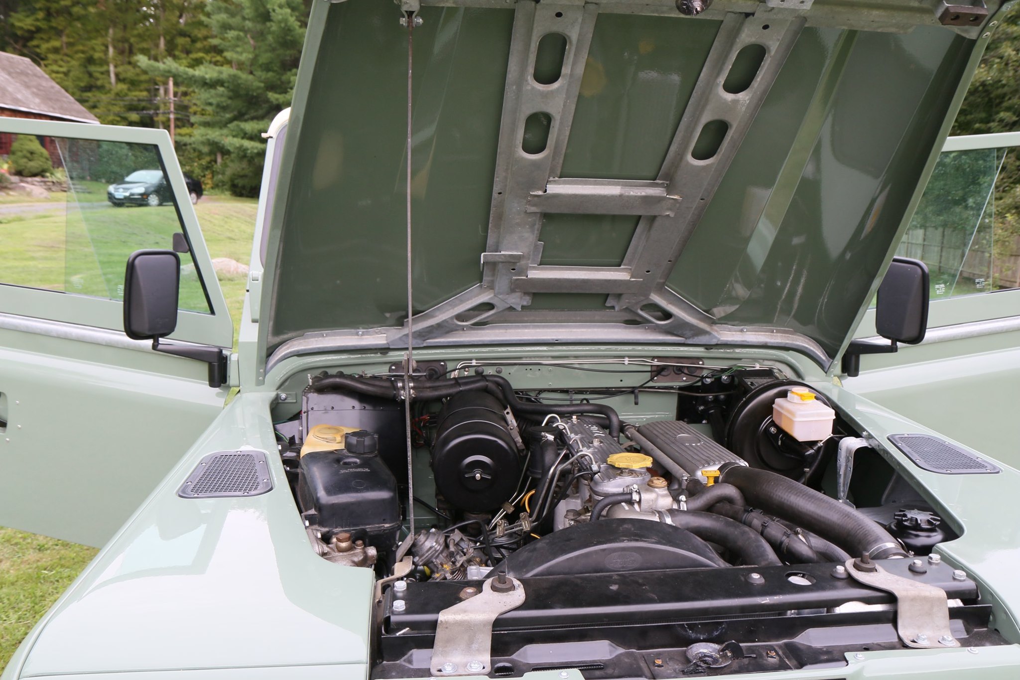 1983 Land Rover Defender 110 Pastel Green Photo 4