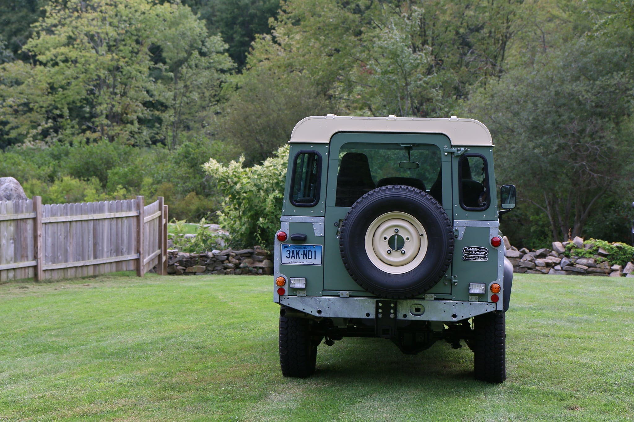 1983 Land Rover Defender 110 Pastel Green Photo 7