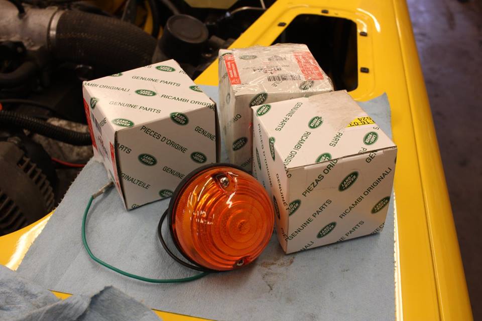 New genuine Land Rover parking lights are installed.